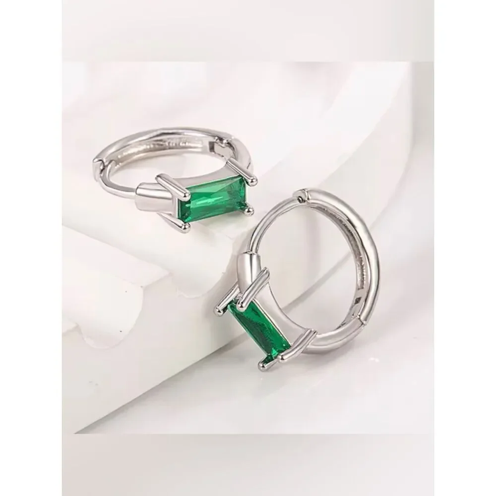 The Very Dainty emerald huggie earrings in 925 silver